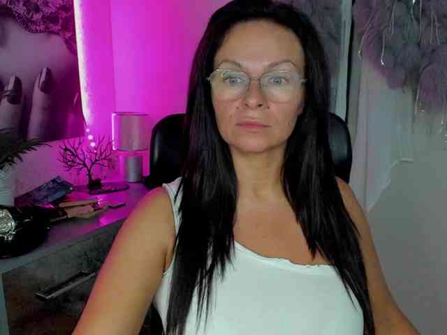 HelenSHOW1 webcam
