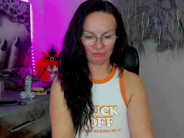 HelenSHOW1 webcam