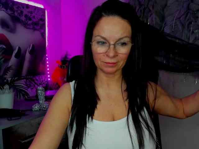 HelenSHOW1 webcam