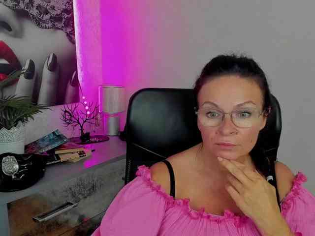 HelenSHOW1 webcam
