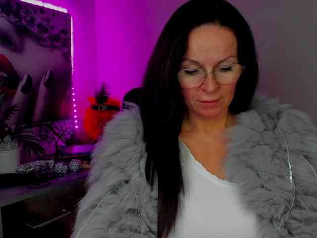 HelenSHOW1 webcam