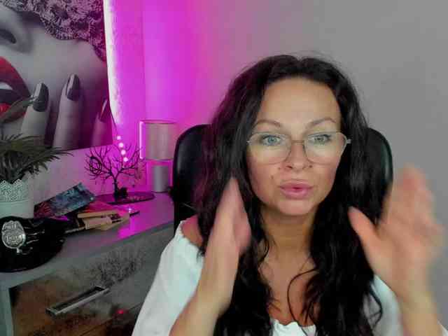HelenSHOW1 webcam