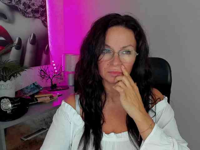 HelenSHOW1 webcam