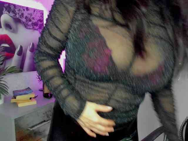 HelenSHOW1 webcam