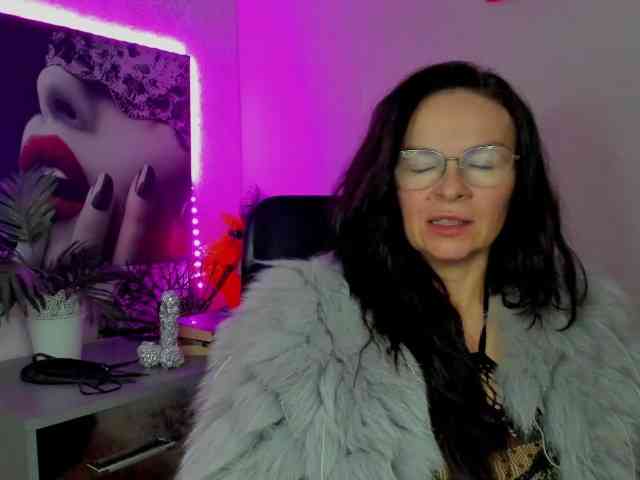 HelenSHOW1 webcam
