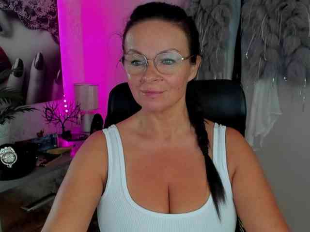 HelenSHOW1 webcam