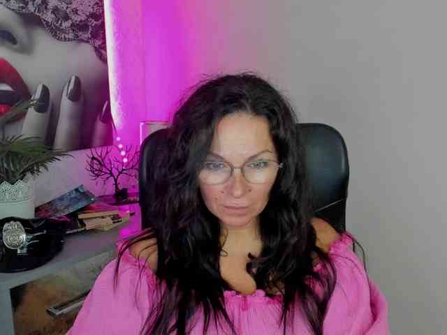 HelenSHOW1 webcam