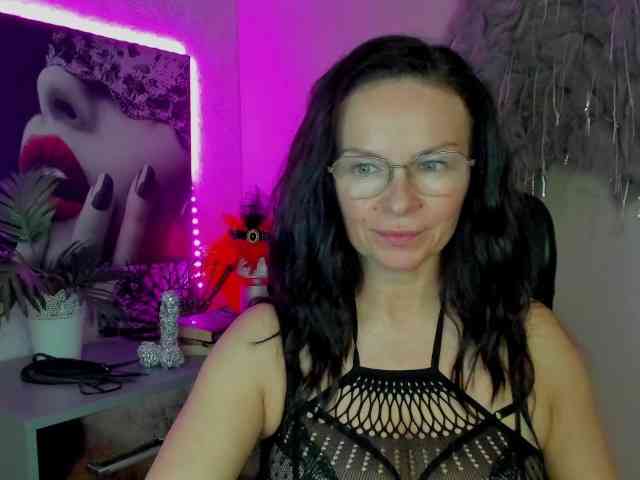 HelenSHOW1 webcam