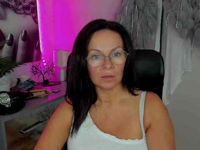HelenSHOW1 webcam