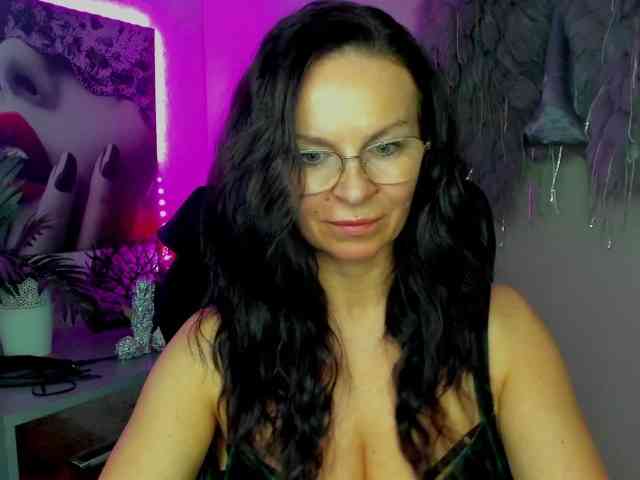 HelenSHOW1 webcam