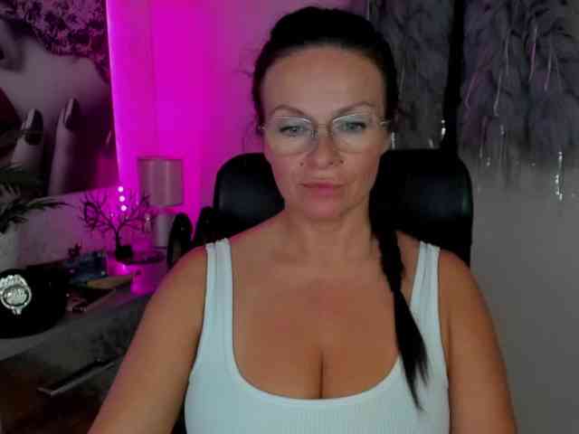 HelenSHOW1 webcam