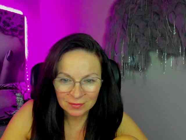 HelenSHOW1 webcam
