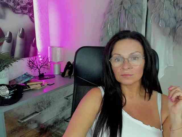 HelenSHOW1 webcam