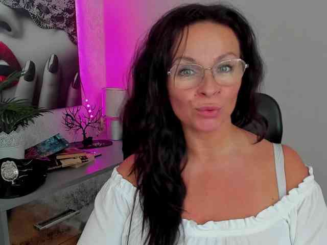 HelenSHOW1 webcam