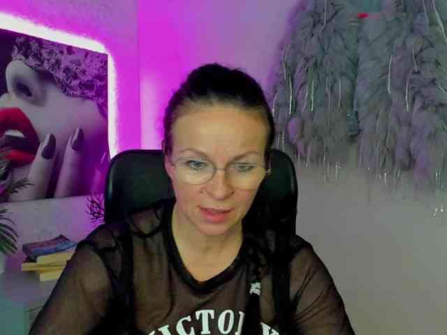 HelenSHOW1 webcam