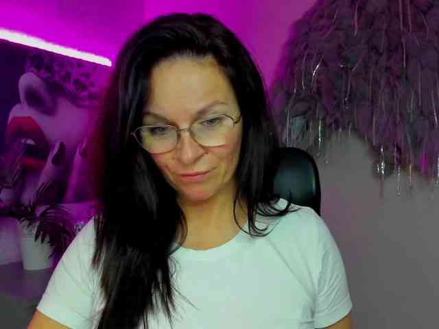HelenSHOW1 webcam