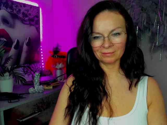 HelenSHOW1 webcam