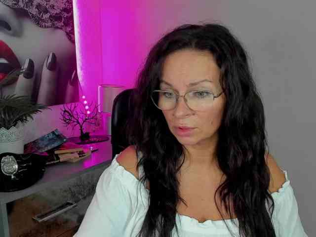 HelenSHOW1 webcam
