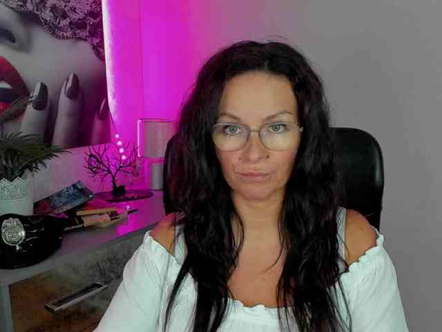 HelenSHOW1 webcam