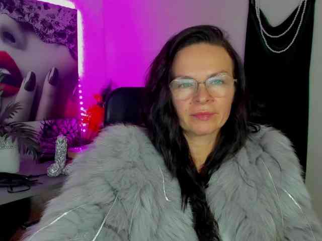 HelenSHOW1 webcam
