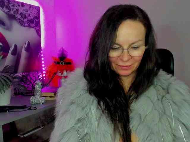 HelenSHOW1 webcam