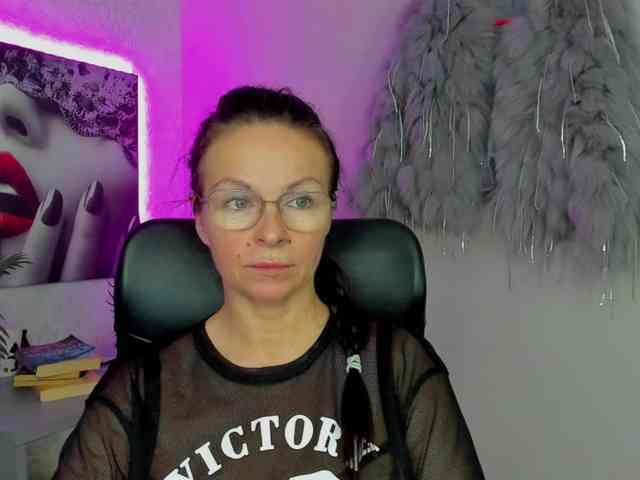 HelenSHOW1 webcam