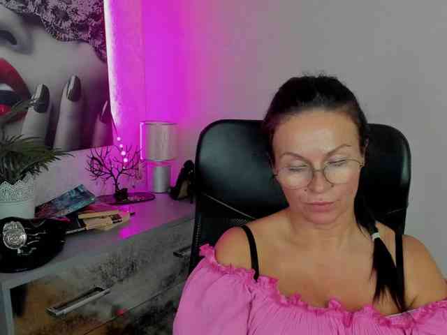 HelenSHOW1 webcam