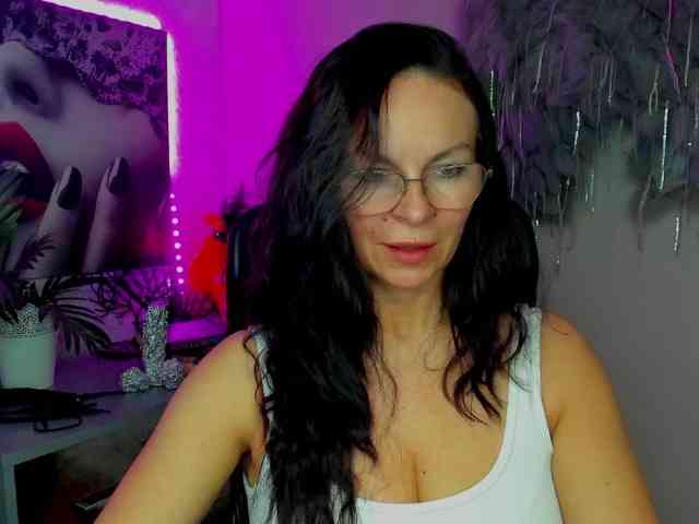 HelenSHOW1 webcam