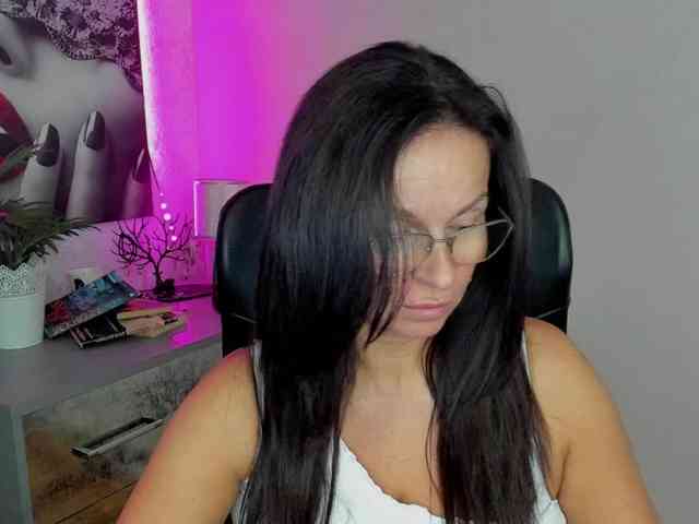 HelenSHOW1 webcam