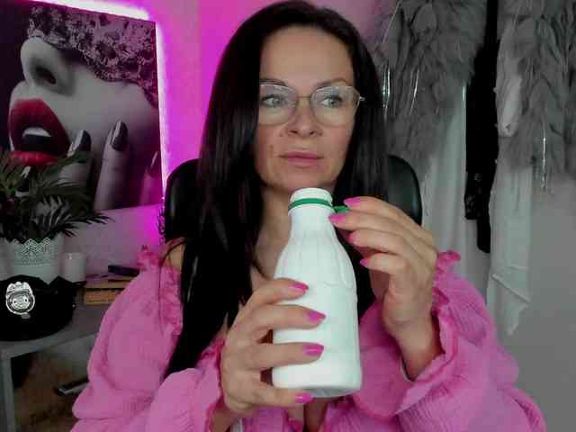 HelenSHOW1 webcam