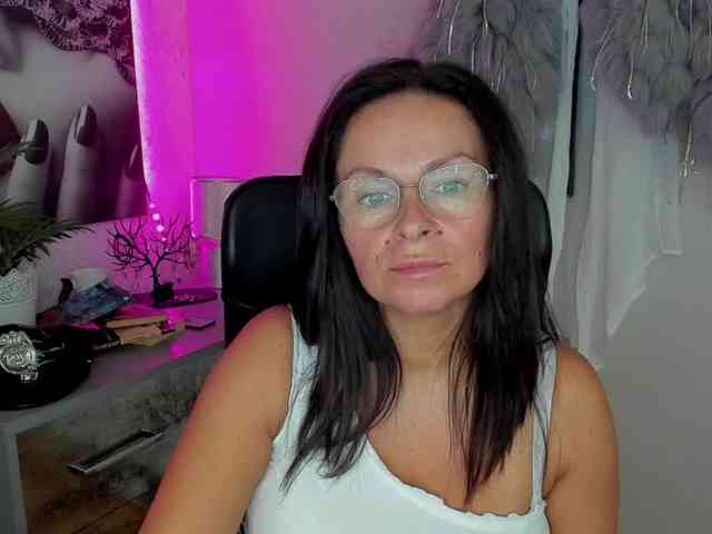 HelenSHOW1 webcam