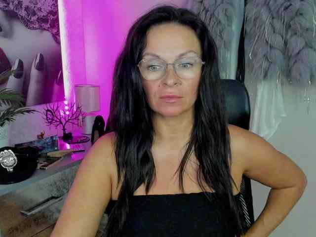 HelenSHOW1 webcam