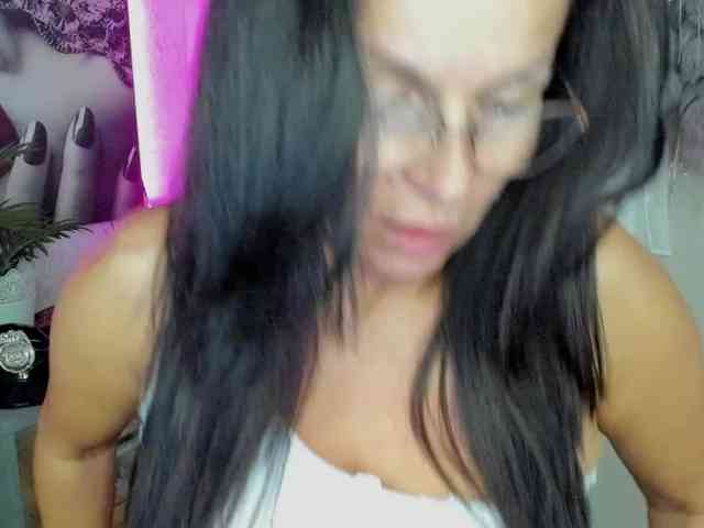 HelenSHOW1 webcam