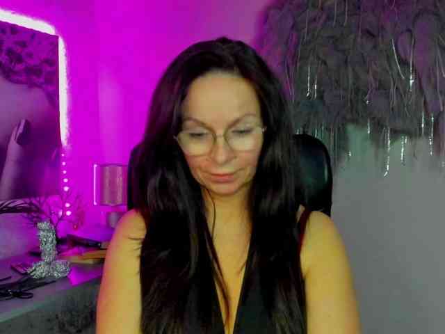 HelenSHOW1 webcam