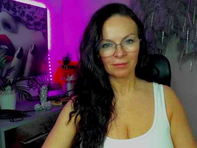 HelenSHOW1 webcam