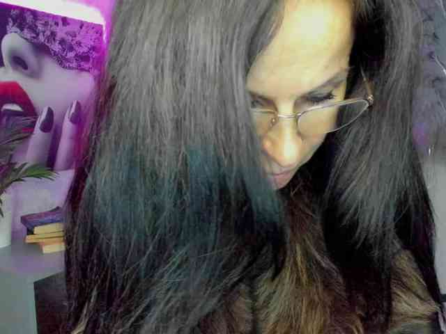 HelenSHOW1 webcam