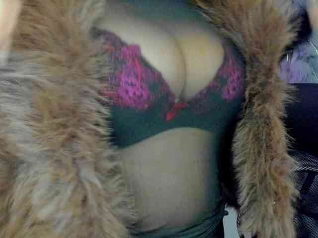 HelenSHOW1 webcam