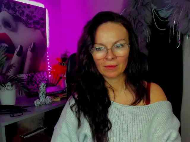 HelenSHOW1 webcam