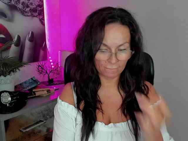 HelenSHOW1 webcam
