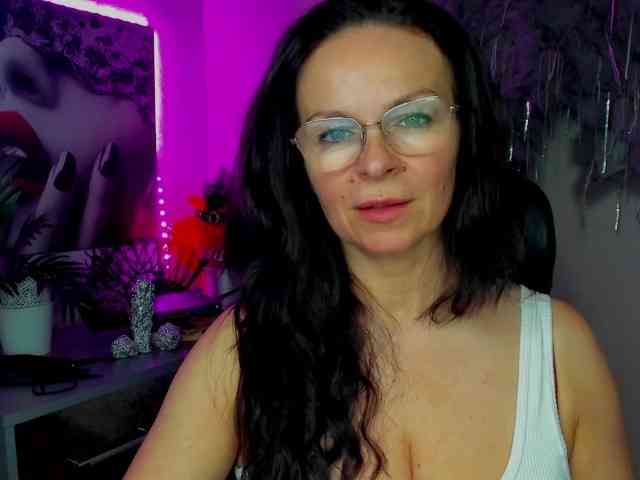 HelenSHOW1 webcam