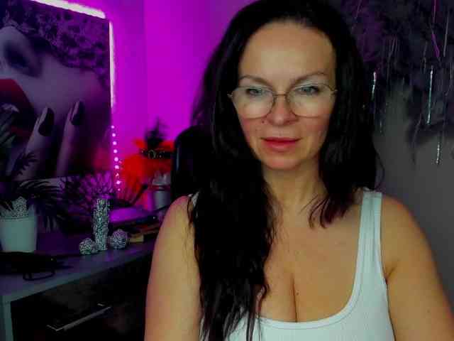 HelenSHOW1 webcam