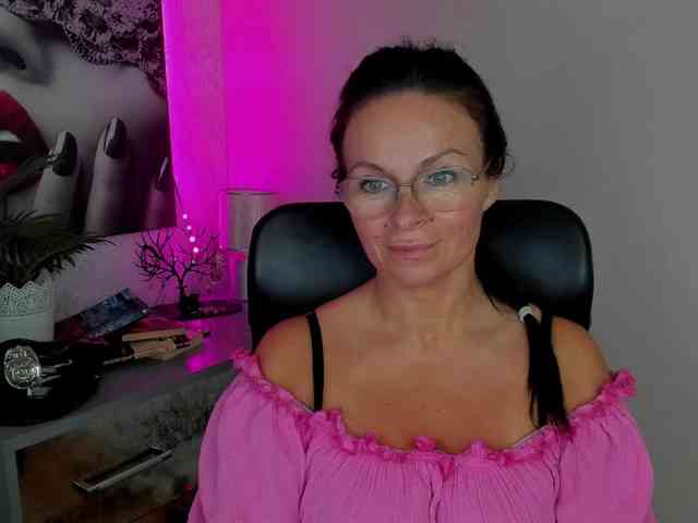 HelenSHOW1 webcam