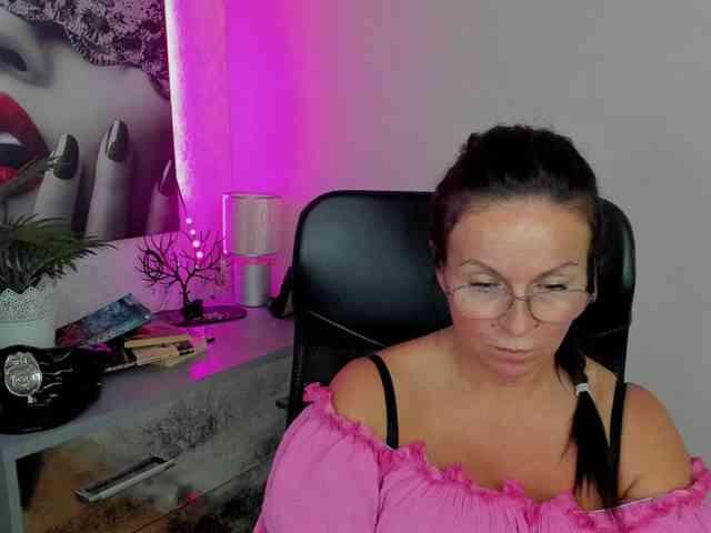 HelenSHOW1 webcam