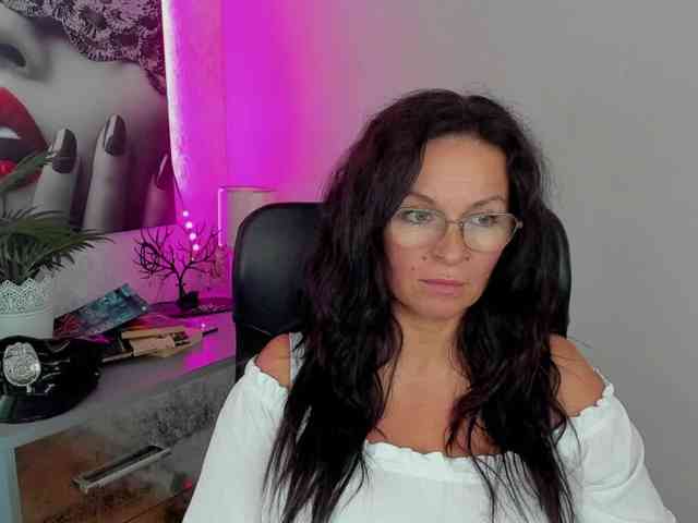 HelenSHOW1 webcam