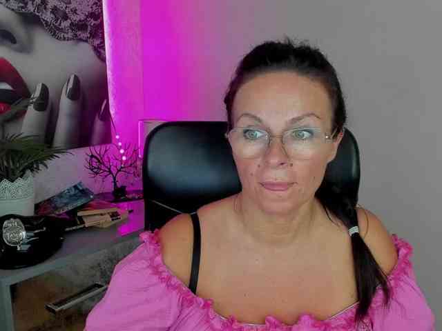 HelenSHOW1 webcam