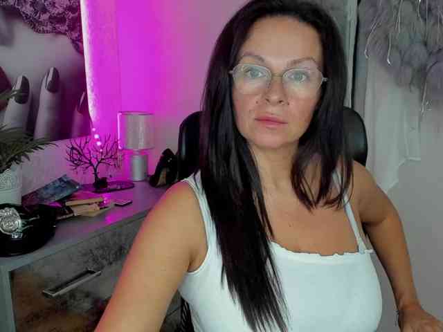 HelenSHOW1 webcam