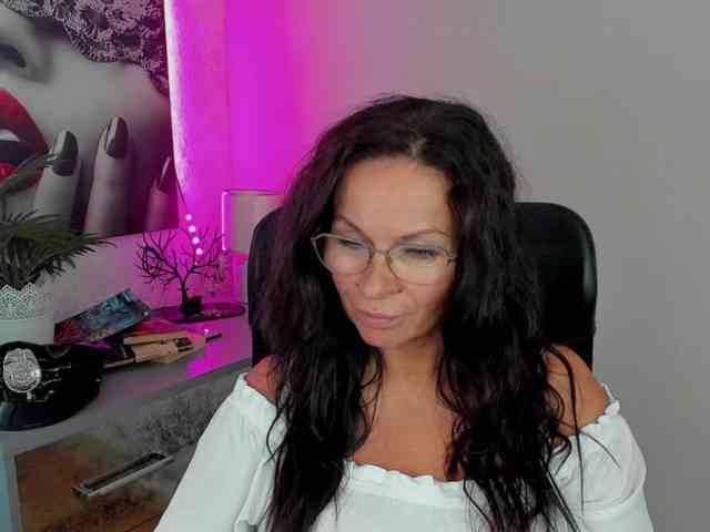 HelenSHOW1 webcam