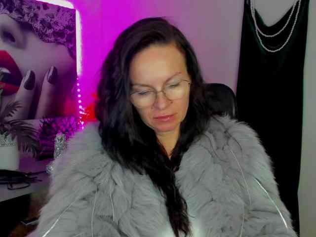 HelenSHOW1 webcam