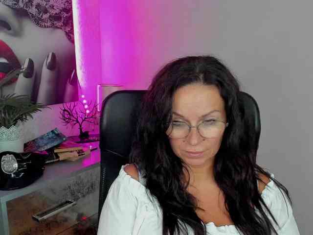 HelenSHOW1 webcam