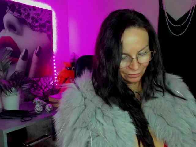 HelenSHOW1 webcam